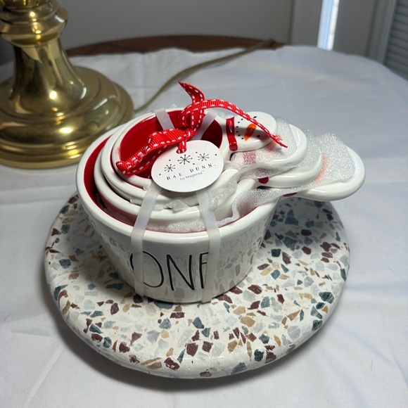 Rae Dunn snowman measuring cups - Picture 2 of 5